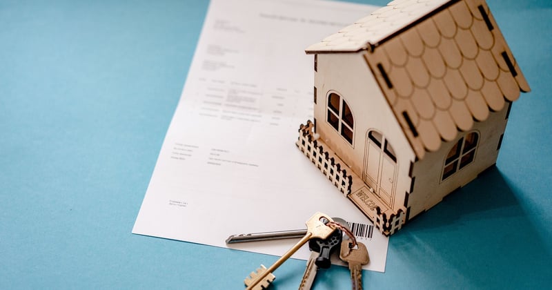 Les taux immobiliers repartent à la baisse : le moment idéal pour acheter ?